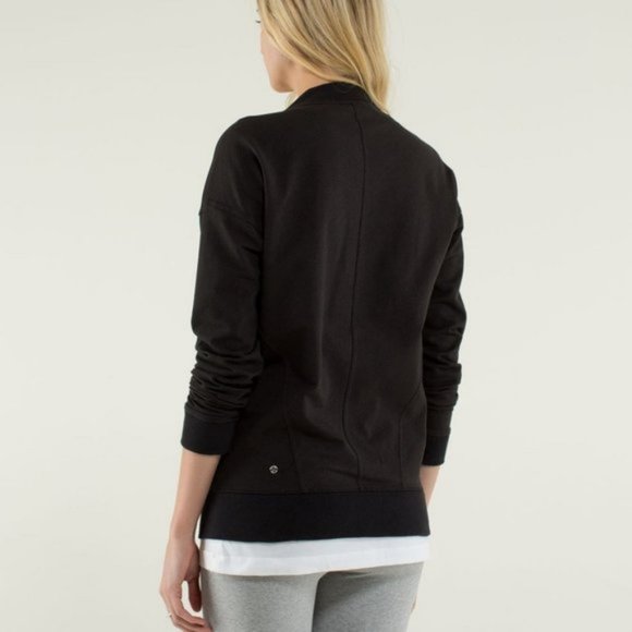 EUC Lululemon Mula Wrap - Picture 2 of 6